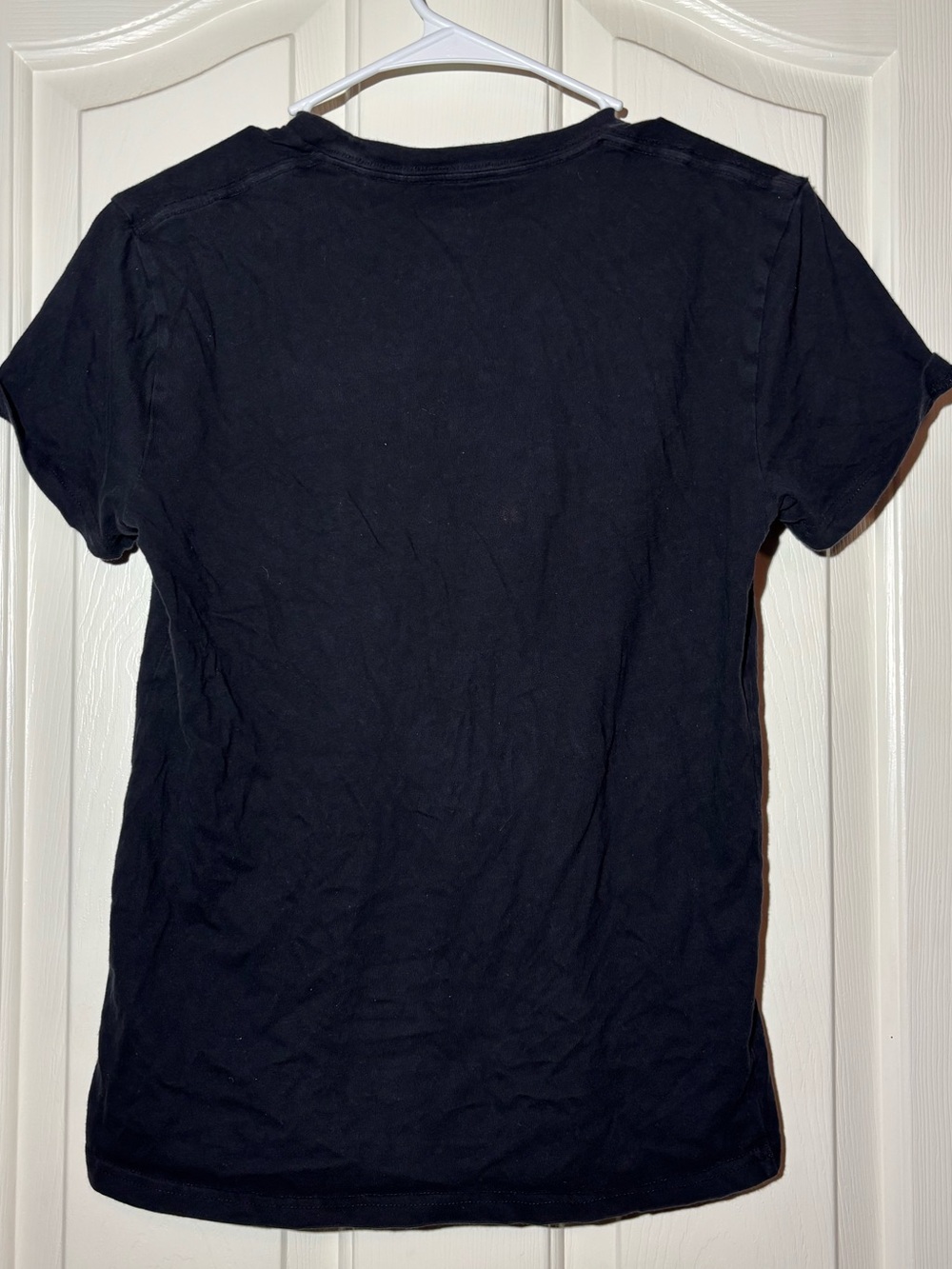Hollister Men's Black Crewneck Tee - Picture 2 of 3